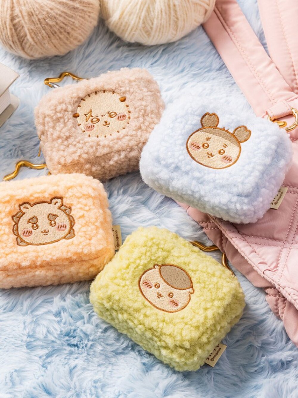 Chiikawa Carabiner Fluffy Pouch Rakko (Pale Blue) Star Carabiner